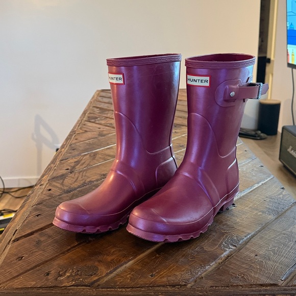 Hunter Metallic Pink Rain Boots - Picture 2 of 3